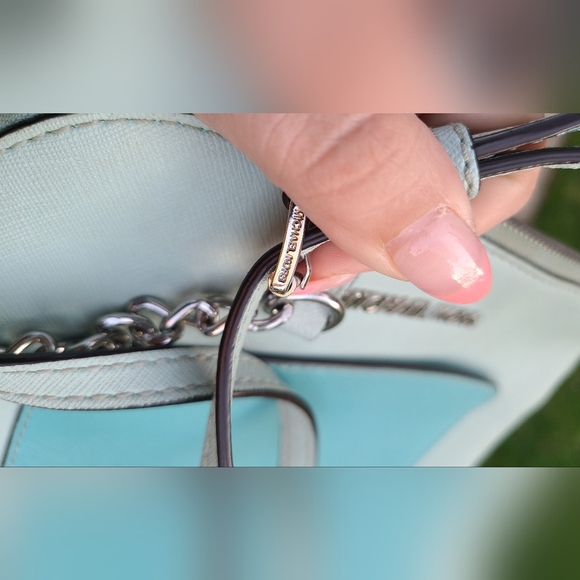 Michael Kors Cindy Large Crossbody - Picture 9 of 12